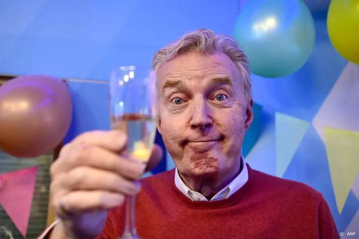 omroep max scoort met verjaardag andre van duin