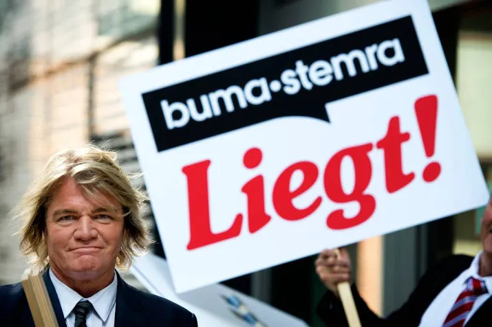 omstreden directeur van buma stemra vertrekt
