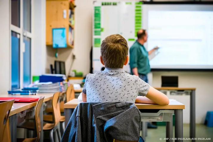 omt basisschoolkinderen met klachten moeten toch thuisblijven