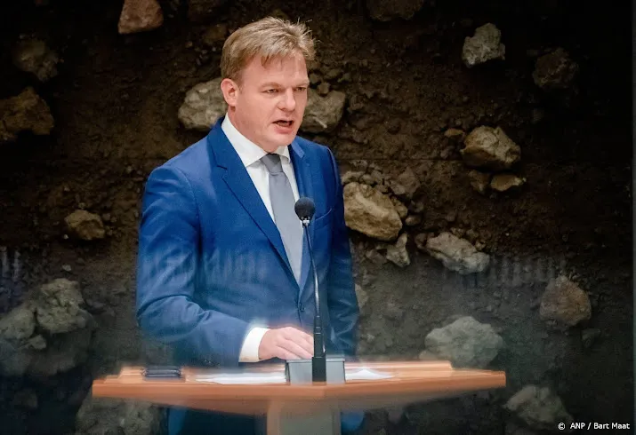 omtzigt deelt in eerste lezing tik uit aan hoekstra en rutte