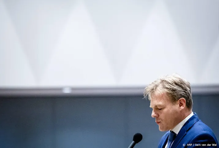 omtzigt en van lienden ruzien over rol bij extra mondkapjesdeal