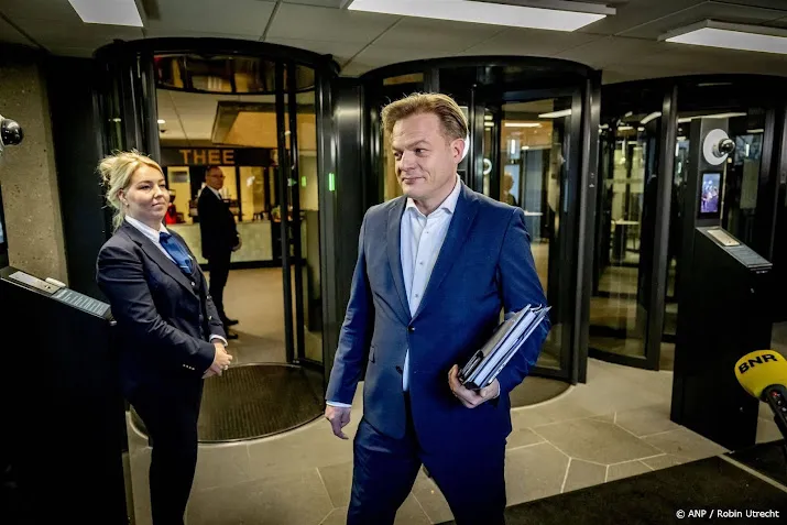 omtzigt voor ingelast formatieoverleg gewoon aan het praten