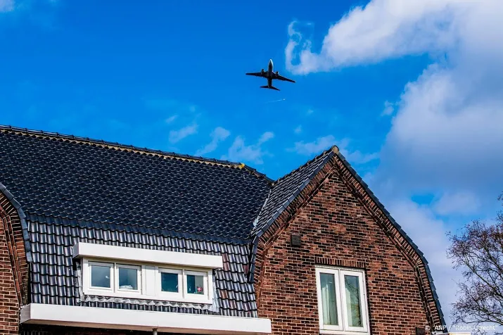 omwonenden schiphol schorten overleg over groei op