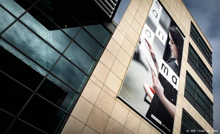 omzet sanoma in nederland onder druk