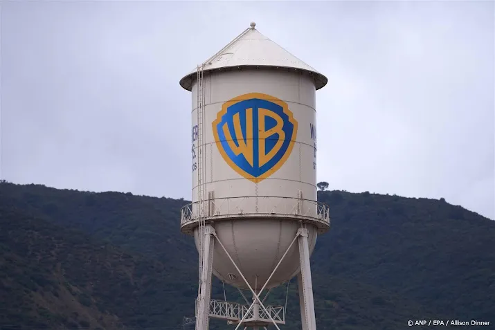 omzetdaling warner bros door stakingen en minder advertenties