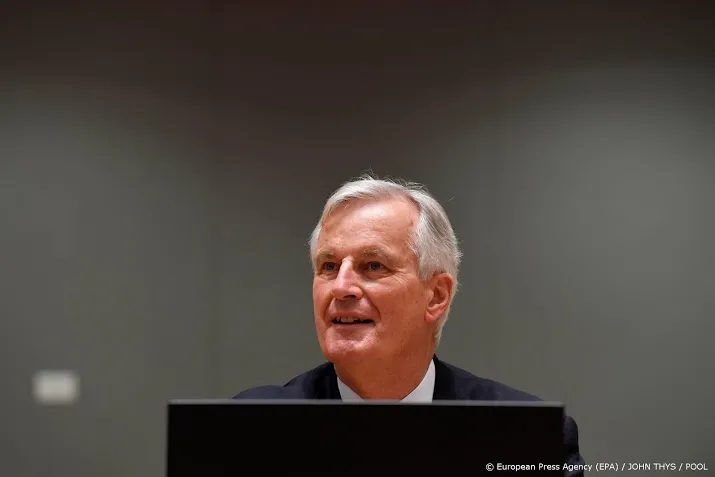 onderhandelaars eu en verenigd koninkrijk sluiten brexitdeal