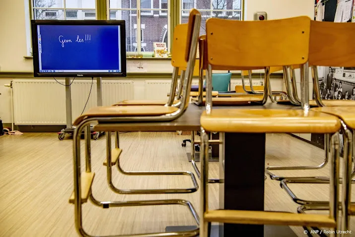 onderwijsbond aob boosterprik voor docenten