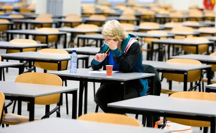 onderwijsraad toetsen en examens voldoen niet