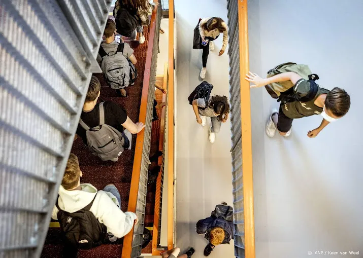 onderwijsvakbond veel onrust op scholen over corona