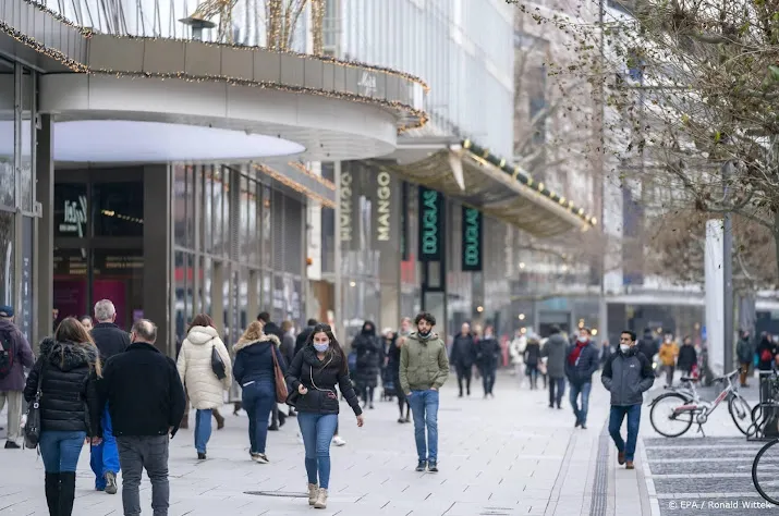 onderzoek duitsers halen broekriem steeds verder aan om inflatie