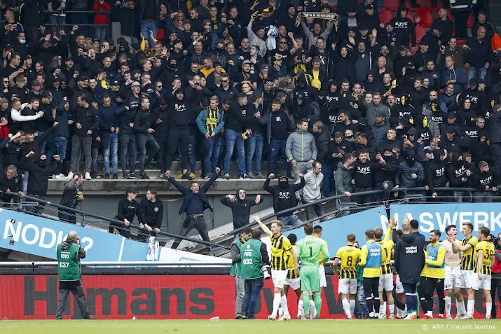 onderzoek naar instorten tribune nec aanhoudingen na rellen