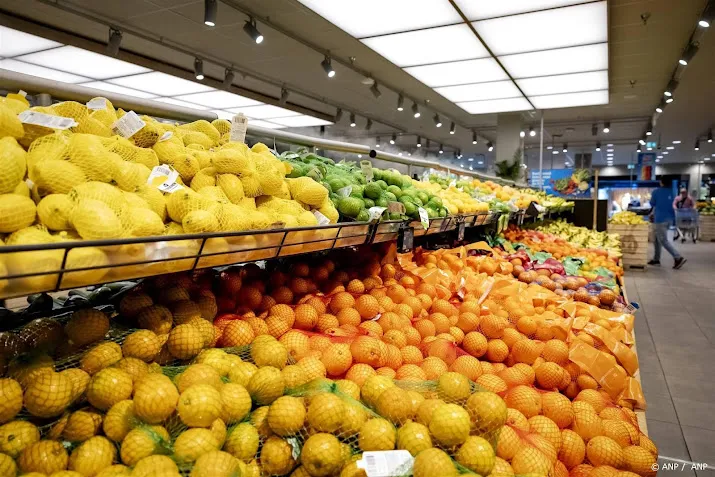 onderzoek supermarkten gooien minder voedsel weg