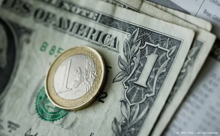 onderzoek wereldeconomie groeit tot ruim 100 biljoen dollar