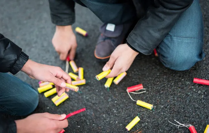 onderzoeksraad verbied vuurpijlen en rotjes