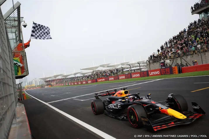 ongenaakbare verstappen heeft de red bull nog sneller gemaakt