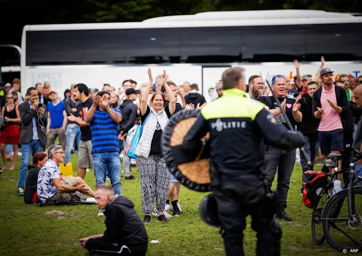ongeveer 400 mensen opgepakt bij demonstratie malieveld