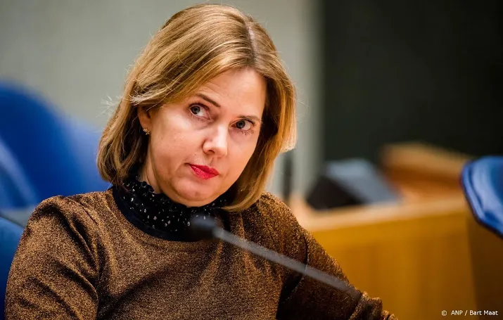 onrust rond klm topman baart minister zorgen