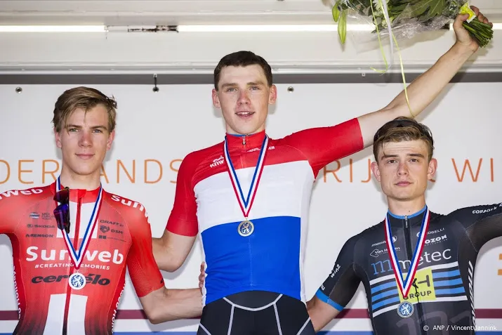 ontdekkingsreis van wielrenner dekker start in ronde van emiraten