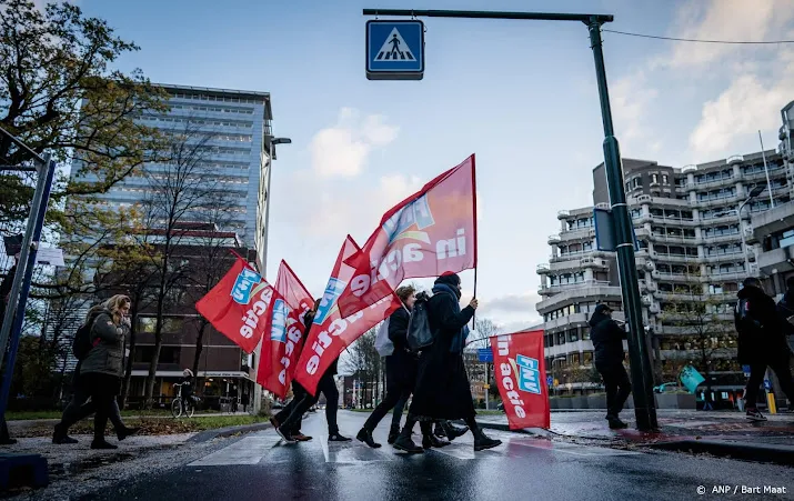 ontevreden jeugdbeschermers demonstreren in den haag