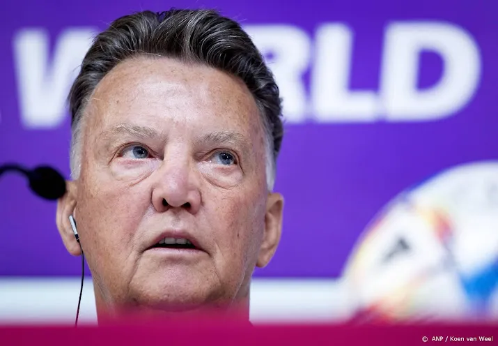 ontspannen van gaal haalt schouders op over kritiek veldspel