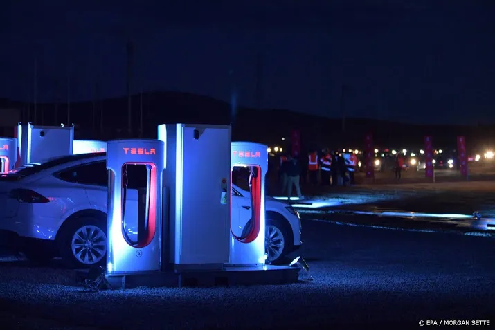 ook amazon klaagt over zonnepanelen tesla