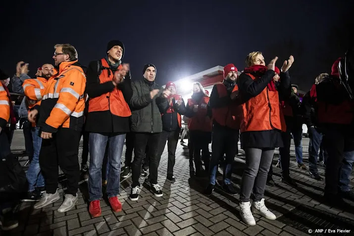 ook ambtenaren amsterdam leggen tijdelijk het werk neer