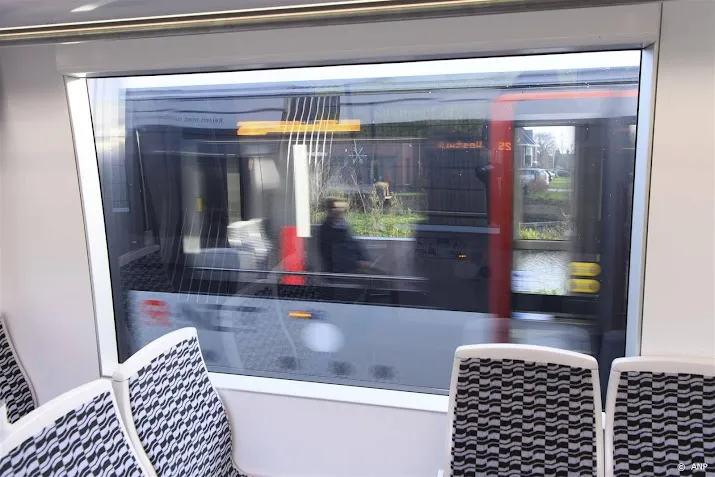ook bijna alle metros rijden niet meer in amsterdam door storm