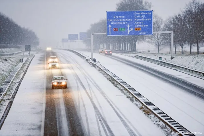 ook bussen rijden niet door de sneeuwstorm