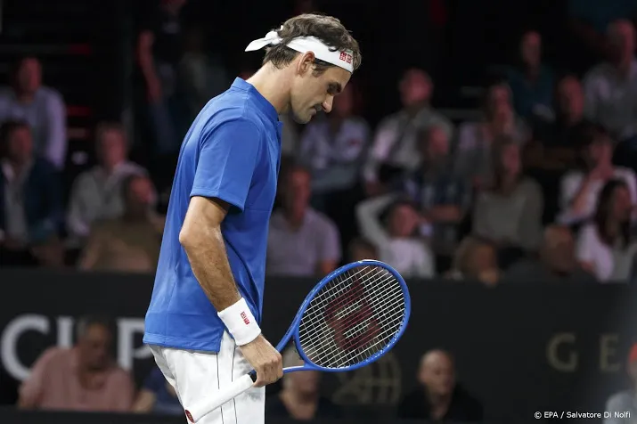 ook federer onderuit in shanghai
