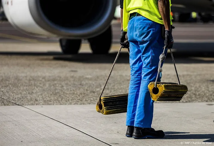 ook fnv schort acties bij grondpersoneel klm voorlopig op