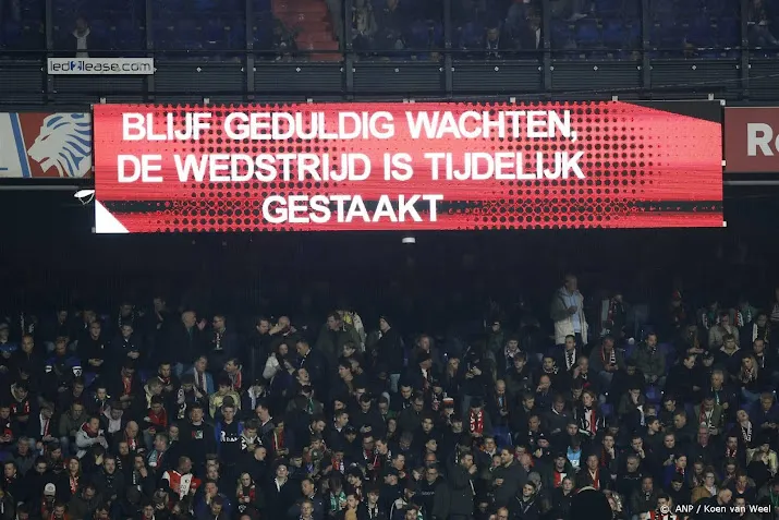 ook iemand met zwaar vuurwerk aangehouden bij feyenoord ajax