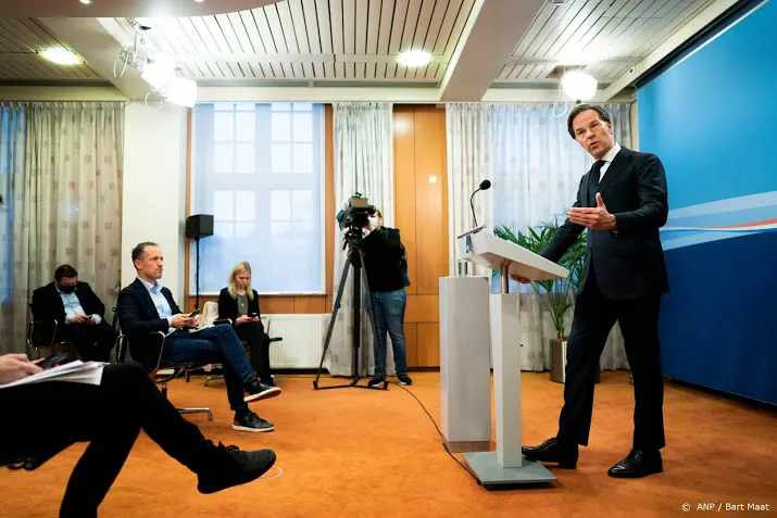 ook in buurlanden veel aandacht voor val kabinet rutte