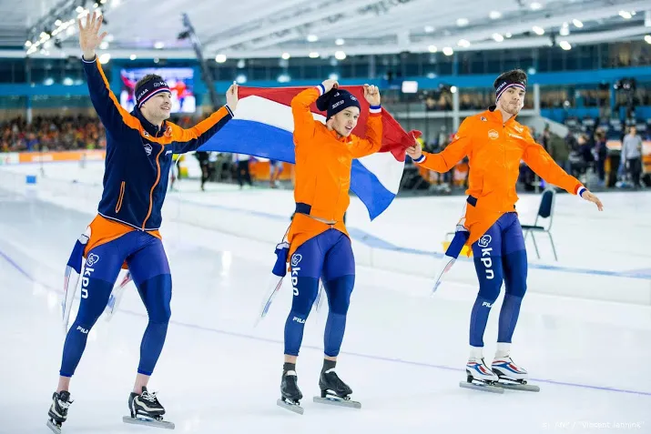 ook nederlandse mannenploeg pakt ek goud in thialf
