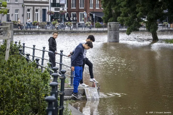 ook oproep aan inwoners dorpen aijen en bergen om te vertrekken