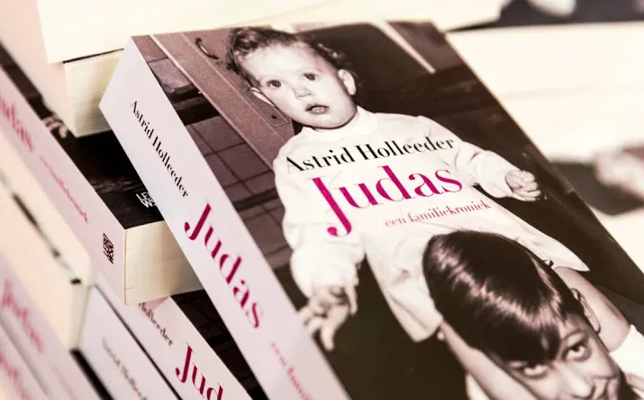 ook toneelstuk van boek astrid holleeder