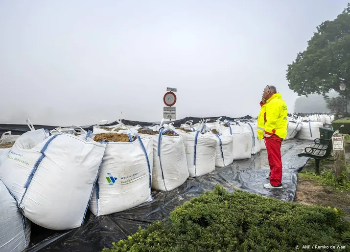 ook vanuit de rijnmond hulpverleners naar noord limburg