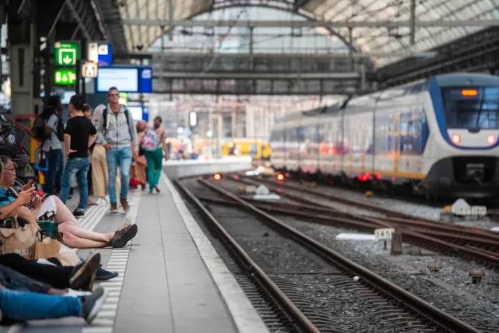 ook woensdag hinder treinverkeer amsterdam