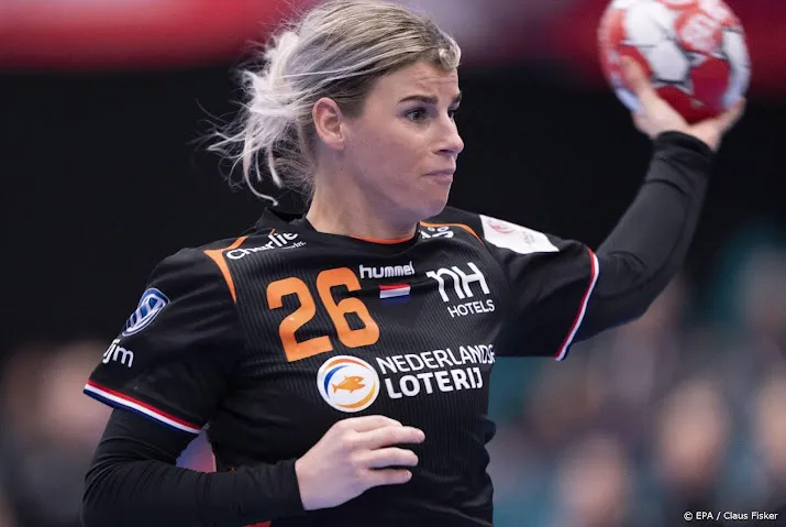 ook zieke malestein mist voorbereiding wk bij handbalsters