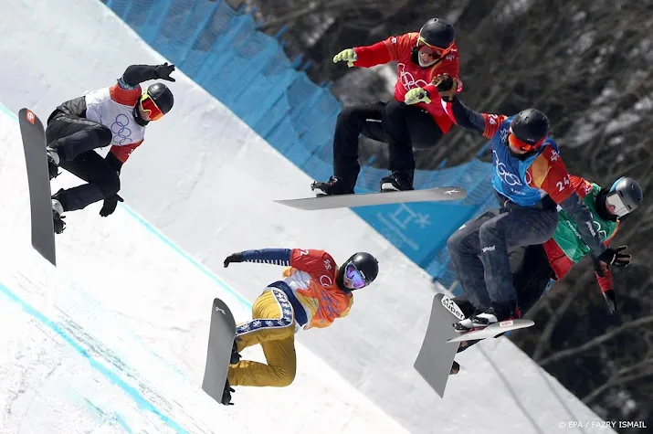 oostenrijkse snowboarder hammerle krijgt na finishfoto het goud