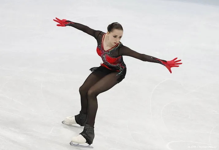 op doping betrapte kunstrijdster valieva weer op het ijs