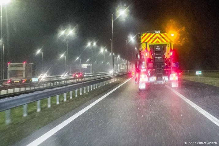 op veel plaatsen zout gestrooid wegens gladheid