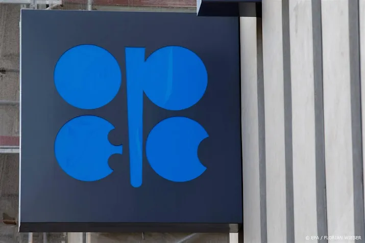 opec kondigt verrassende productieverlaging aan