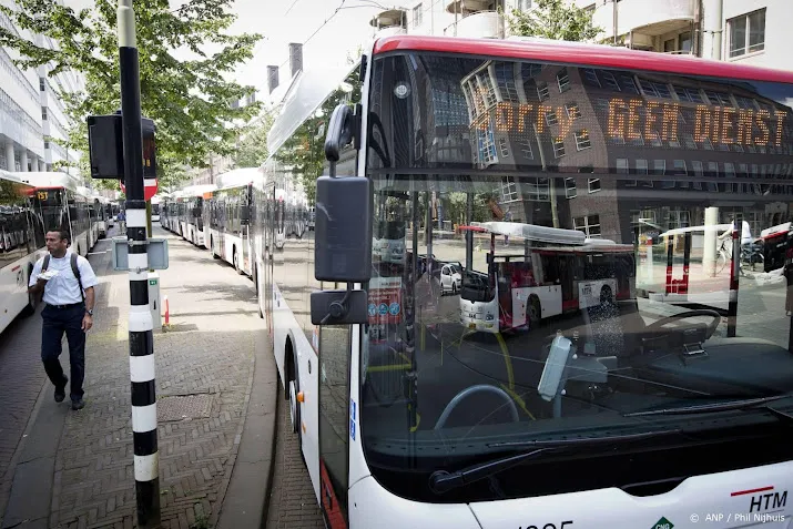 openbaar vervoer den haag ligt op 2 juni plat door staking