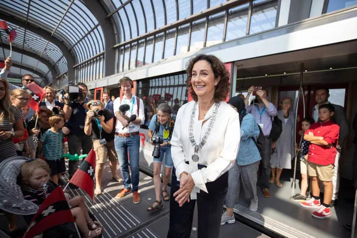 opening noord zuidlijn geweldig en dubbel