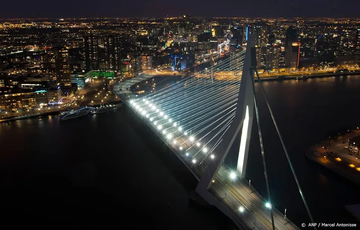 opening songfestival mogelijk op erasmusbrug