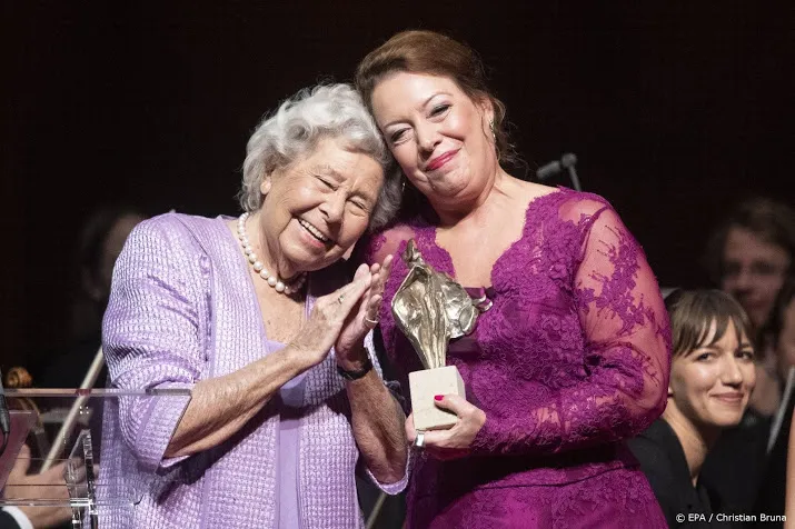 operazangeres christa ludwig 93 overleden
