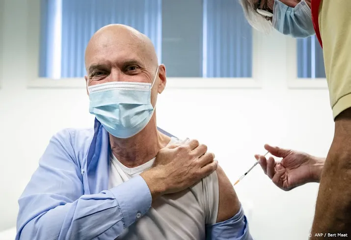 opkomst herhaalprikken tegen coronavirus daalt verder