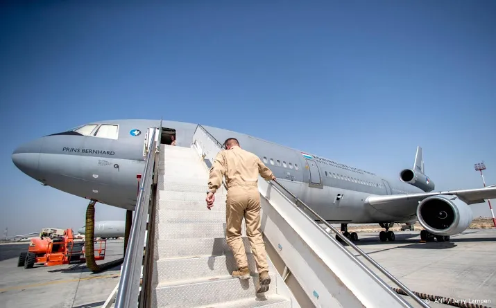 opnieuw defensie toestel met pech aan de grond