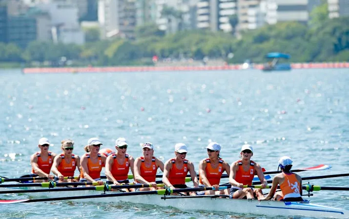 opnieuw goud voor vrouwen acht in wereldbeker