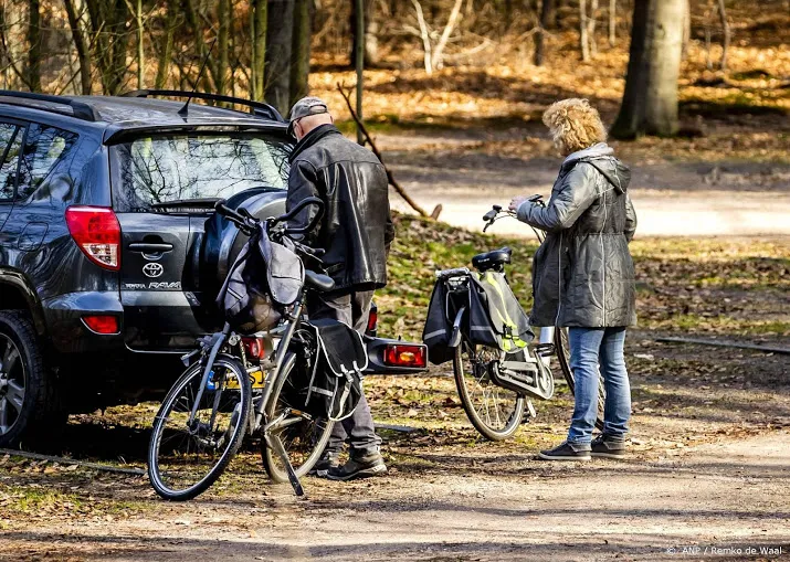 opnieuw lentedrukte verwacht op stranden en in bossen